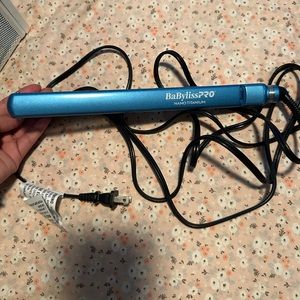 Babyliss Nano Titanium 1” flat iron